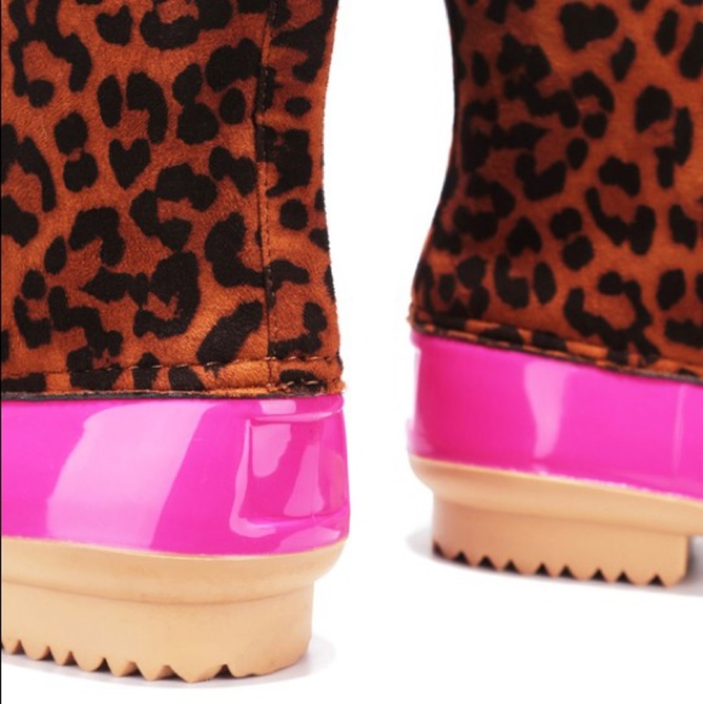 NEW Leopard Hot Pink Lace Up Duck Rain Boots - Picture 5 of 7